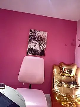 Freechat CharlotteMilf_ on StripChat