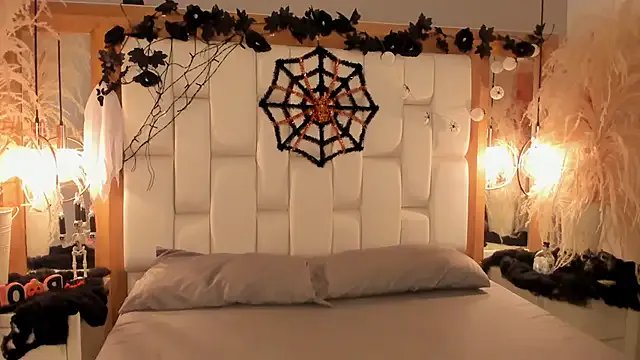 Freechat Daphne_And_Roger on StripChat