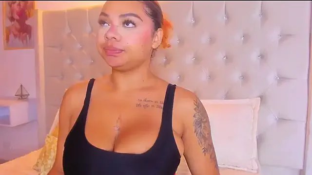 Private Eloisa_cleavage_ on StripChat