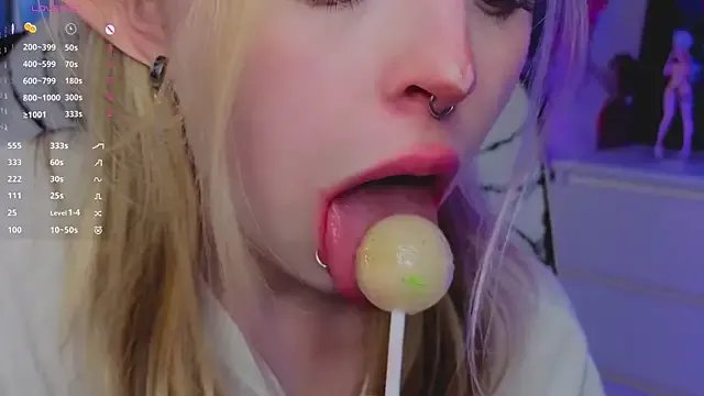 ElvenQueen on StripChat 