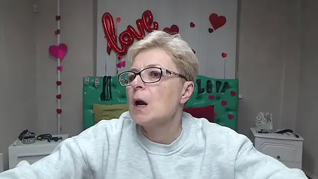 Freechat EmiliaGree on StripChat