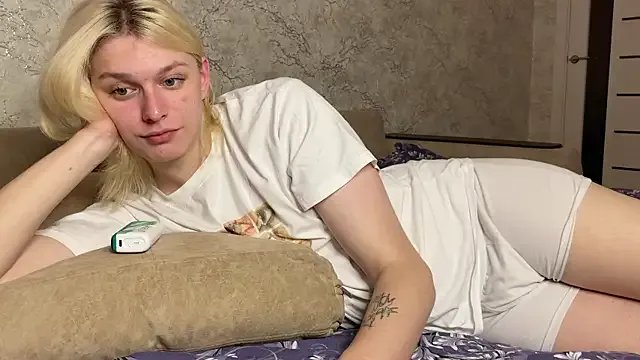 evelina228 on StripChat 