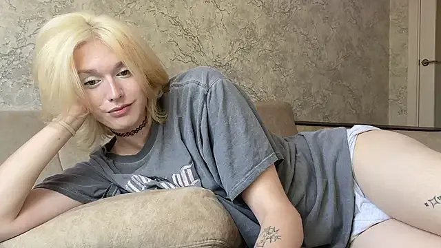 evelina228 on StripChat 