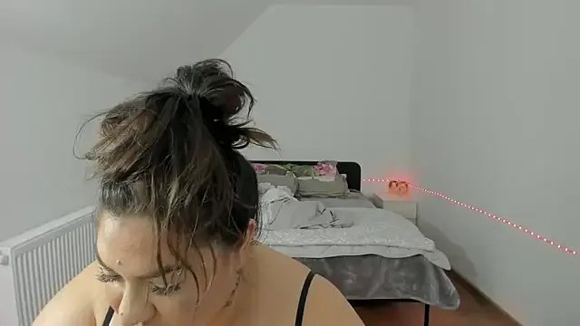 EvvaBBW on StripChat 