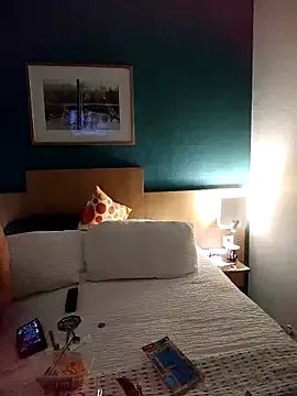 Feelineducentre on StripChat 