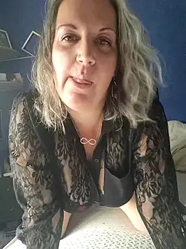 Feelineducentre on StripChat 