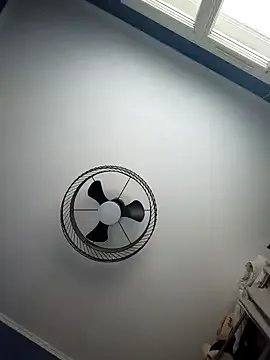 Feelineducentre on StripChat 