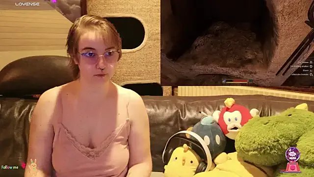 Freechat GamerGirl_Eve on StripChat