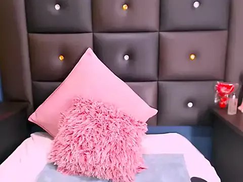 Freechat IndianPlayBunnyX on StripChat