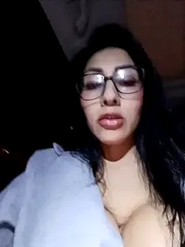 Freechat Isabellitasexi38 on StripChat