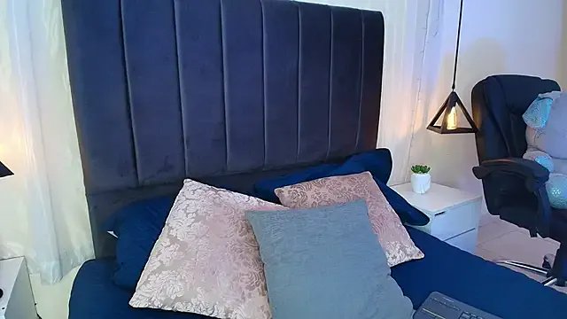 Private IvyBelle_ on StripChat