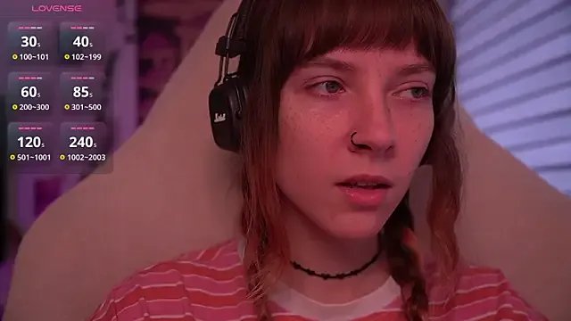 Freechat juliapie on StripChat