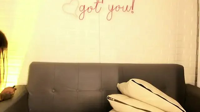 Freechat karina_gomez_18 on StripChat