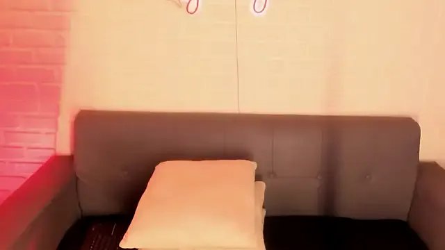 Freechat karina_gomez_18 on StripChat