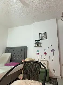 Freechat Kay_LustyWife on StripChat