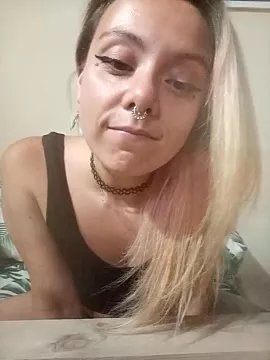 Kimiechanuwu on StripChat 