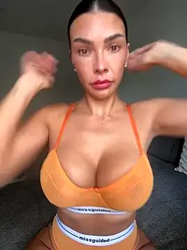 Freechat krissiswrld- on StripChat
