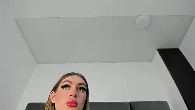 Lizz_Luna on StripChat 