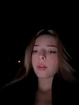 Freechat LoraaDoll on StripChat