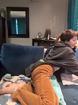 Freechat lovelylucyy on StripChat