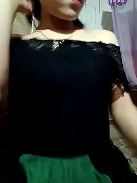 Freechat LucyyLy on StripChat