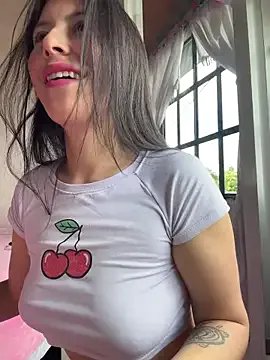 Freechat Mia_salinass on StripChat