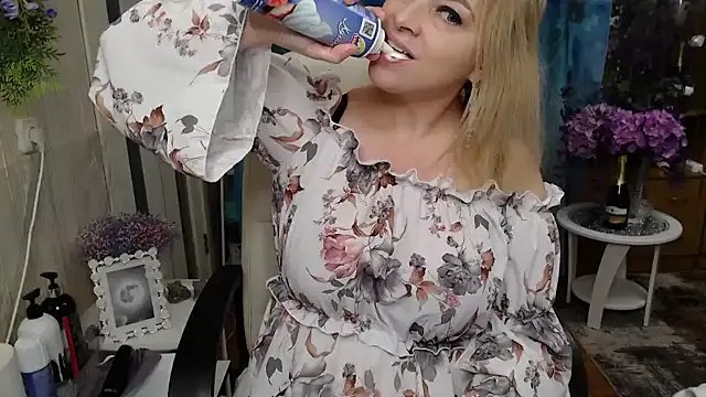 Freechat Mika_Passion on StripChat