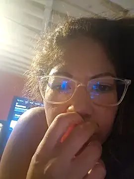 Freechat mila38 on StripChat