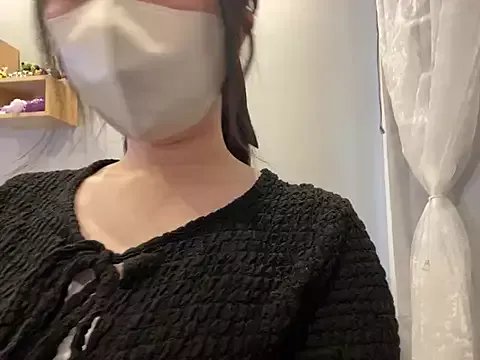 Freechat mina_0207 on StripChat