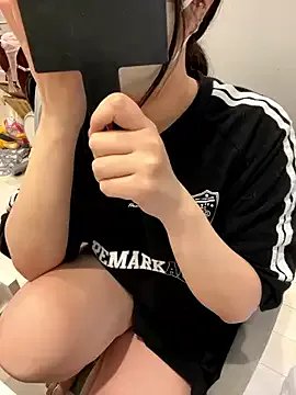 Freechat mina_0207 on StripChat