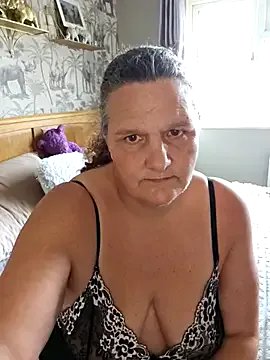 Freechat MissQueenBeex on StripChat