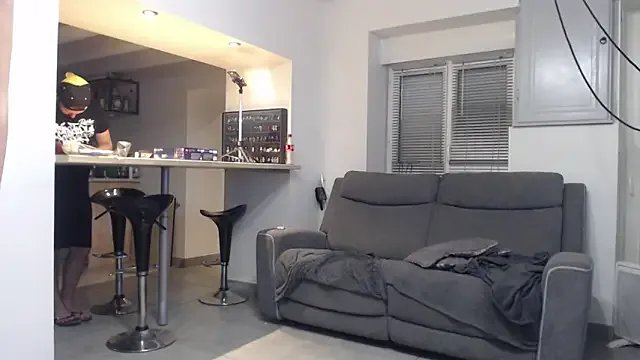 missthon0 on StripChat 