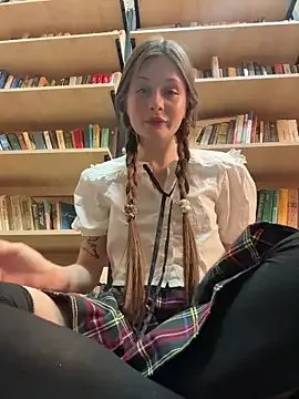 Freechat mmelicious on StripChat