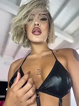 Freechat MystiqueXXX on StripChat