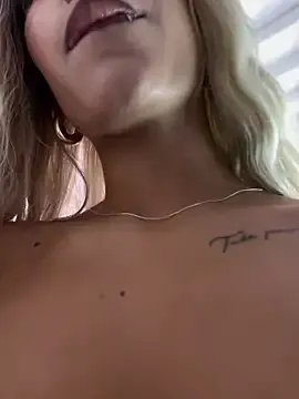 Freechat MystiqueXXX on StripChat