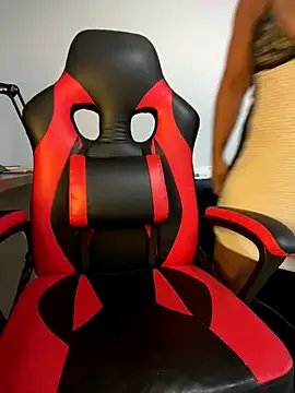 Freechat NatashaAzura on StripChat