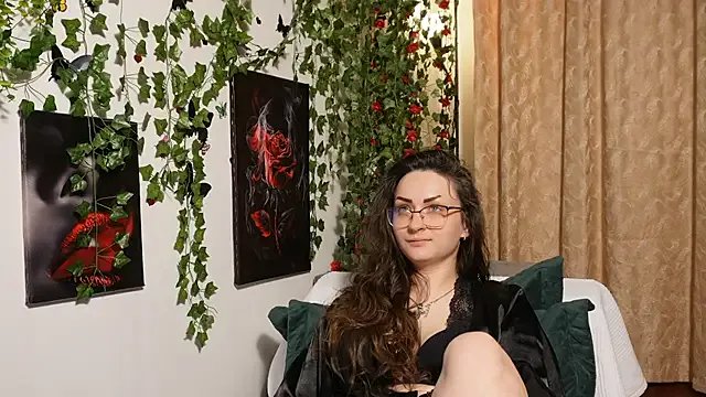 Freechat NaughtYHomemadE on StripChat