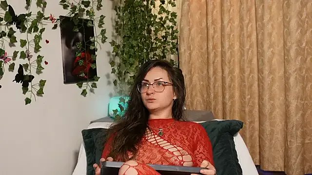 Freechat NaughtYHomemadE on StripChat