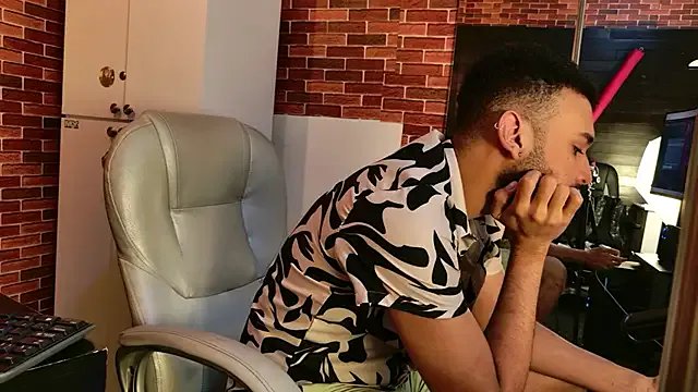 Freechat onlymen2025 on StripChat