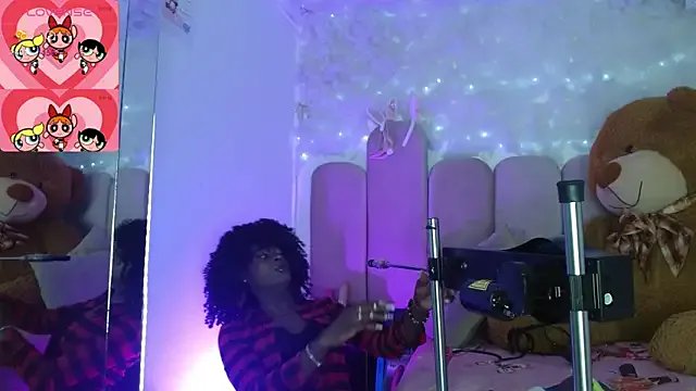 Freechat puca_ebony on StripChat