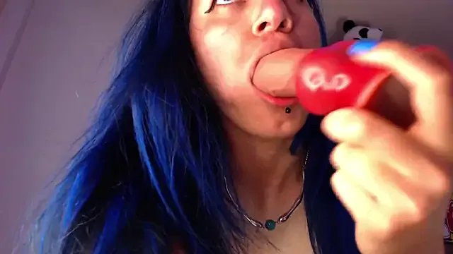 Freechat pussytight_pervert on StripChat