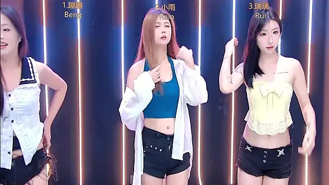 queen-001 on StripChat 