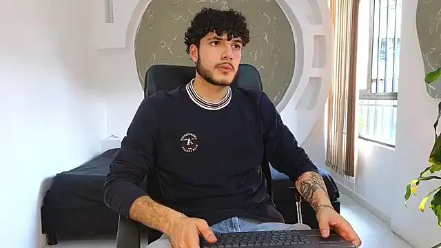 Freechat Rafael_Mendezz on StripChat