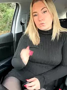 RebeccaSquirtsXXX on StripChat 