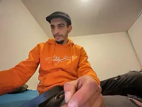 Freechat Rebeu313 on StripChat