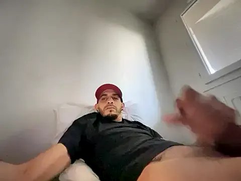 Freechat Rebeu313 on StripChat