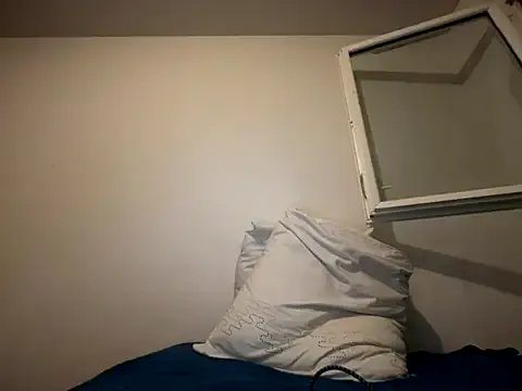 Freechat Rebeu313 on StripChat