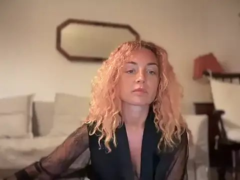 Reddgiirl on StripChat 