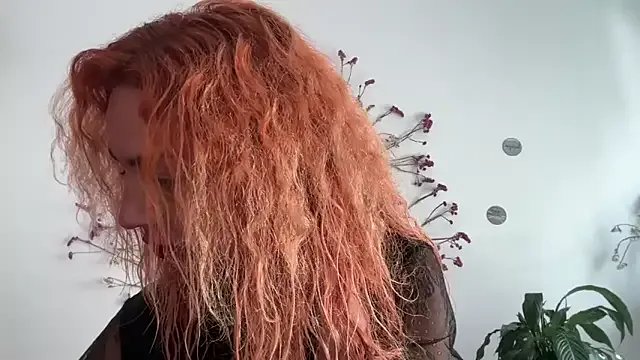 Reddgiirl on StripChat 