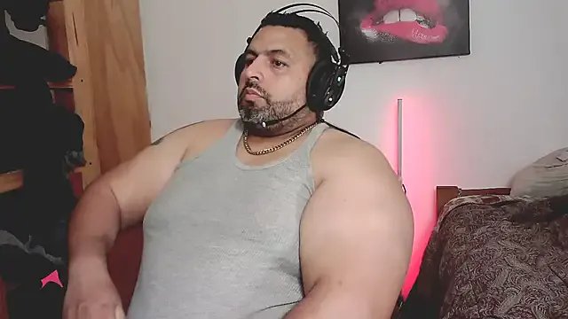 Freechat rodrix54 on StripChat